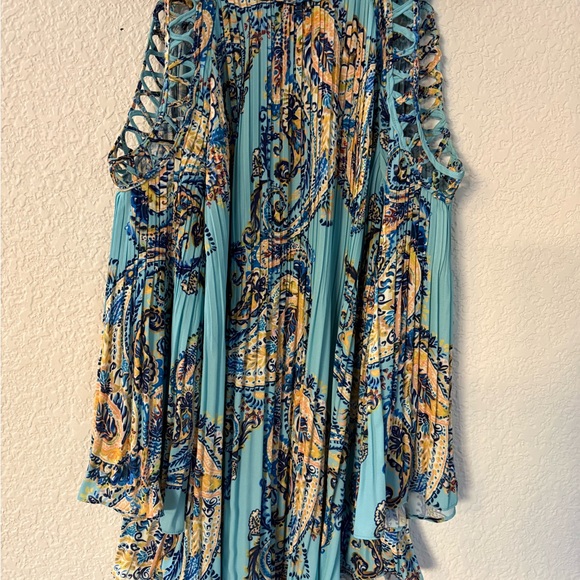 Midnight Velvet Teal Paisley Cold-Shoulder Pleated Blouse - Picture 5 of 16